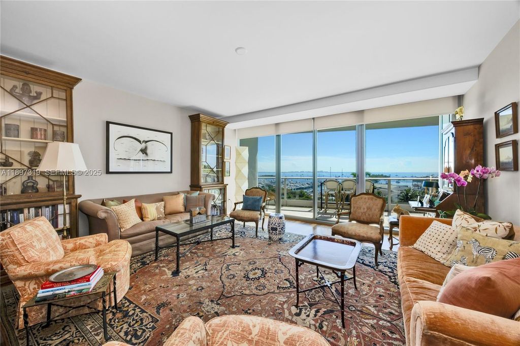 Property photo 3 of 47 <Alttext/>