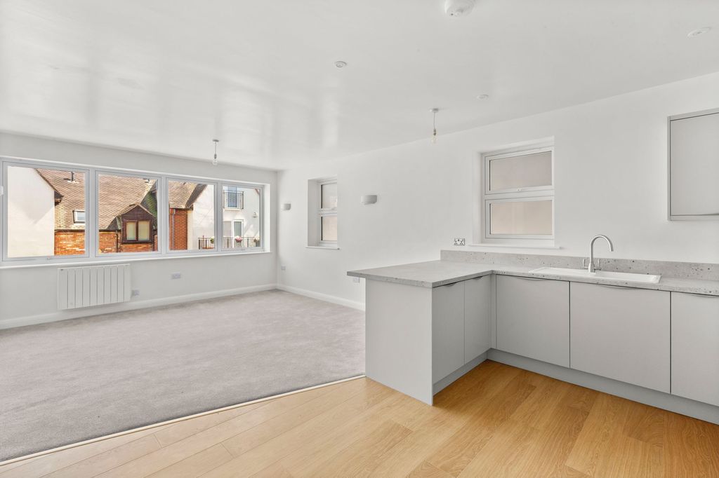 1 bed flat for saleMalthouse Square, Princes Risborough HP27 photo 5