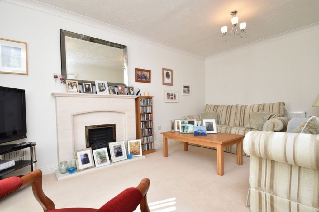 Property photo 2 of 25