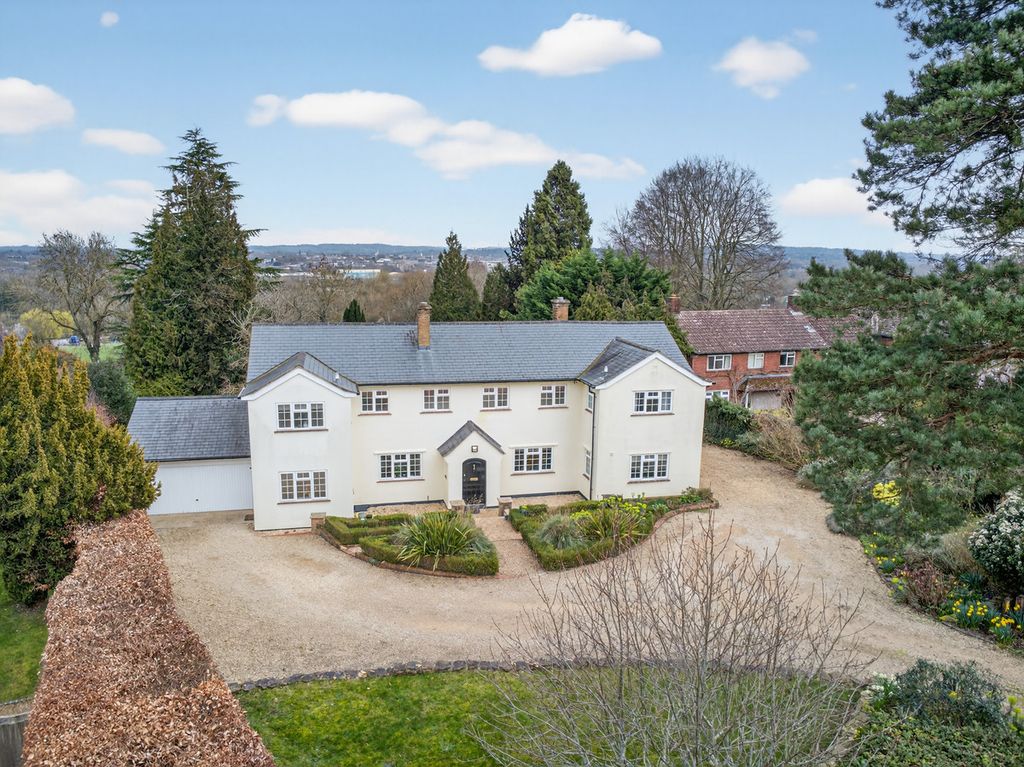 Property photo 1 of 32