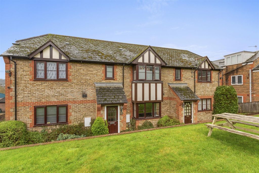 Property photo 1 of 6 Front Aspect