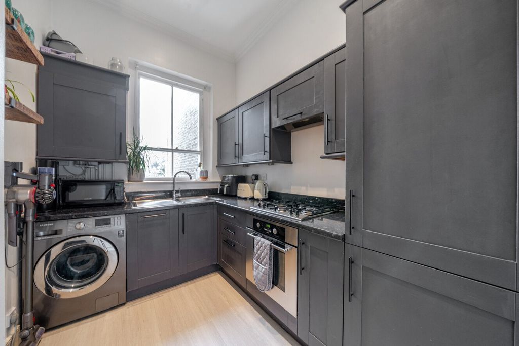 Property photo 3 of 16 Picture No. 22