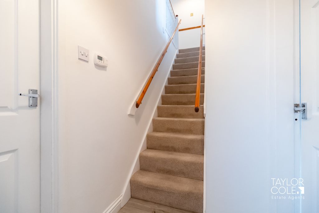 Property photo 2 of 29