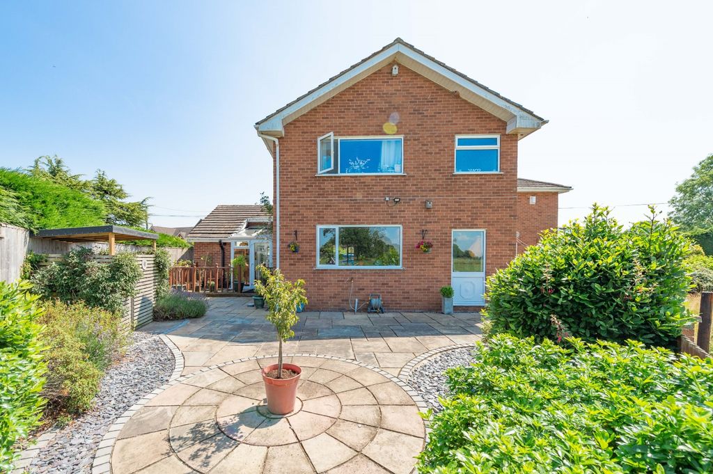 Property photo 2 of 23 Patio. Emilydimelowewemovewhitchurchandnantwich
