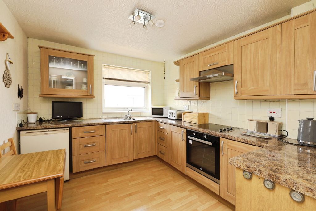 Property photo 3 of 16