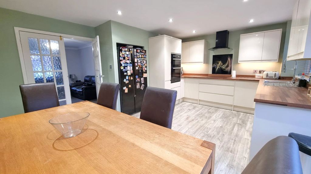 Property photo 2 of 13 Picture No. 01