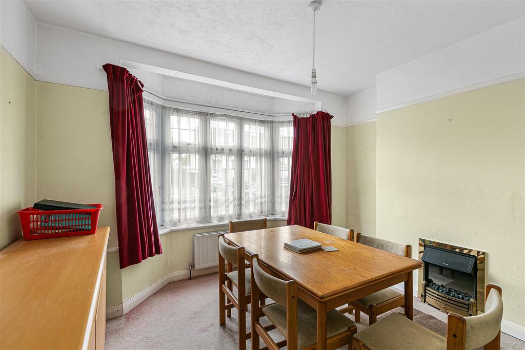 Property photo 3 of 20