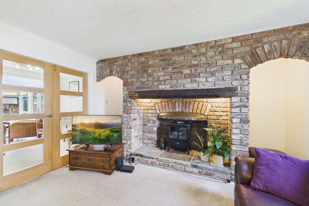 Property photo 3 of 27 Cam02279G0-Pr0062-Still042