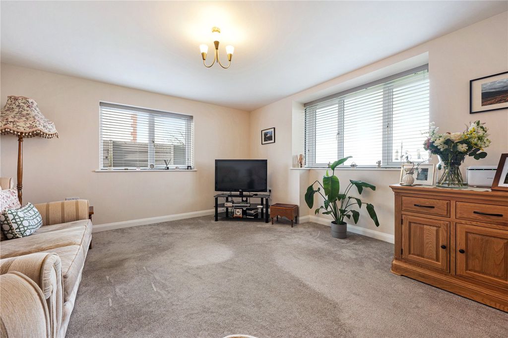 Property photo 3 of 37 Living Room