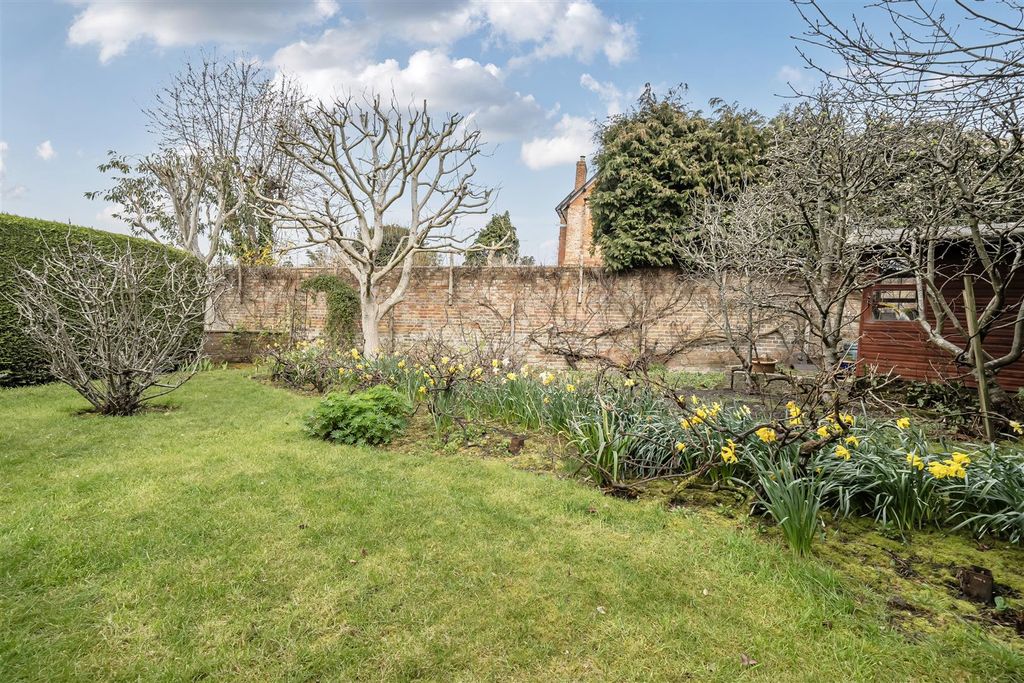 Property photo 2 of 20 1432496-16-69c15Bc7Cba9A.Jpg