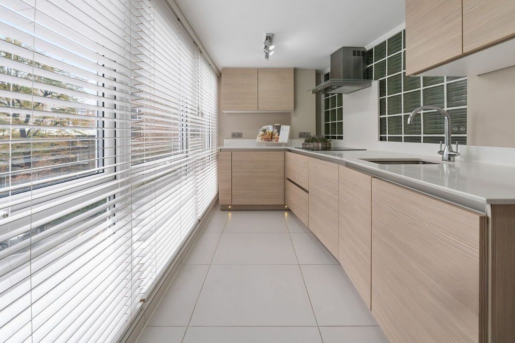 Property photo 2 of 11 Picture No. 21