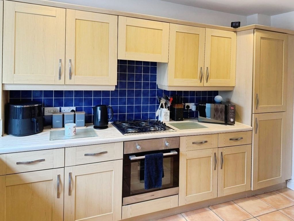 Property photo 2 of 9 Pbox-Img.Jpg