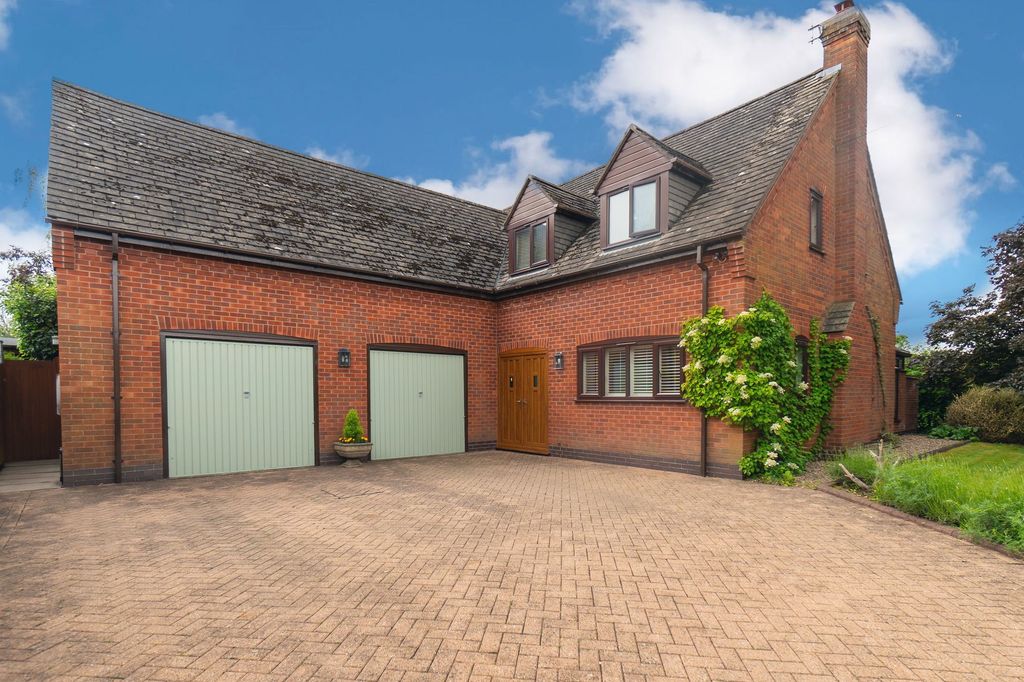 Property photo 1 of 34