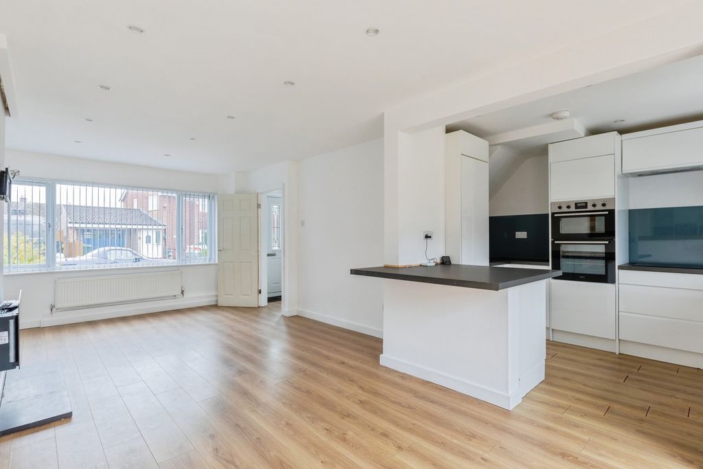 Property photo 2 of 20 Pbox-Img.Jpg