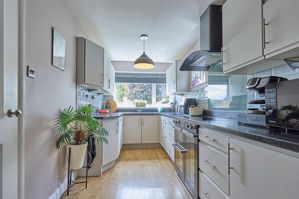 Property photo 3 of 22 Laneside Drive_8.Jpg
