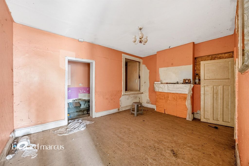 Property photo 2 of 22