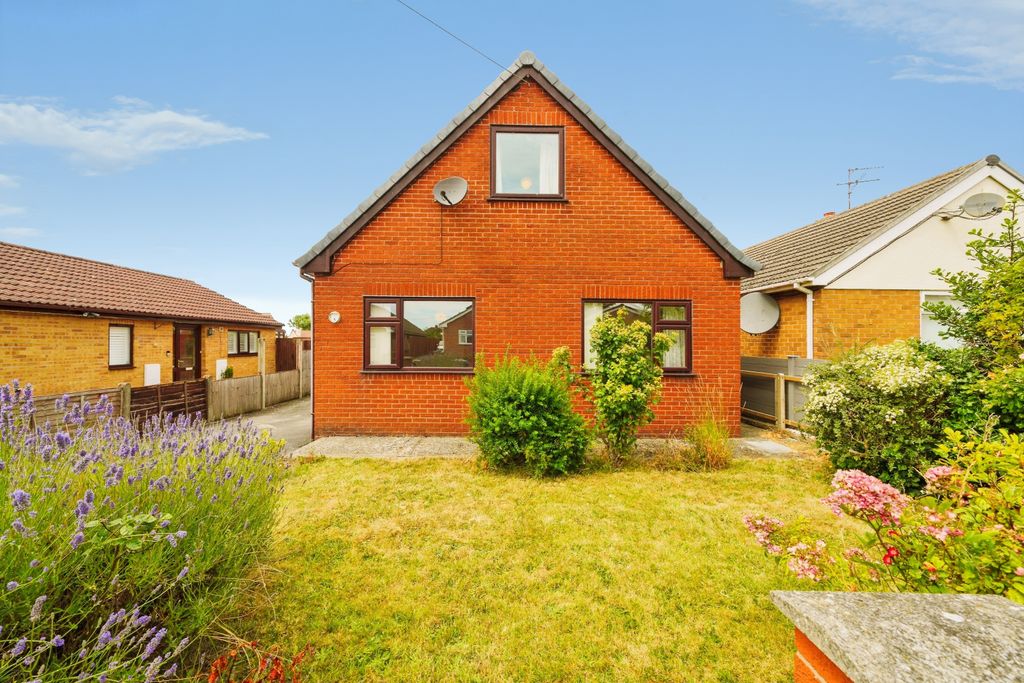 Property photo 2 of 19