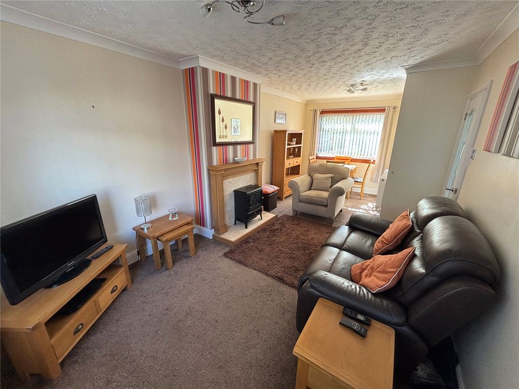 Property photo 2 of 10 Picture No. 12