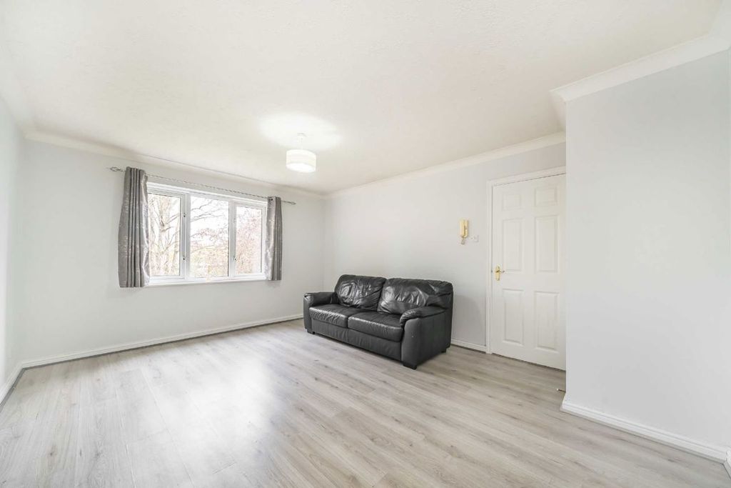 Property photo 2 of 5