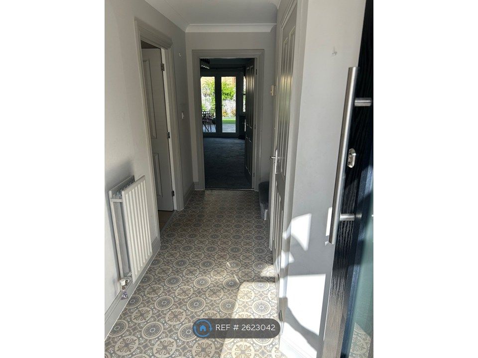 Property photo 2 of 20 Hallway