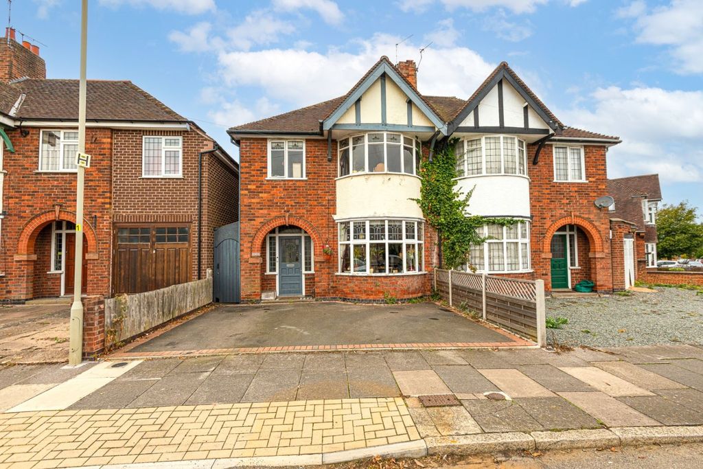 Property photo 1 of 21 Front Of House