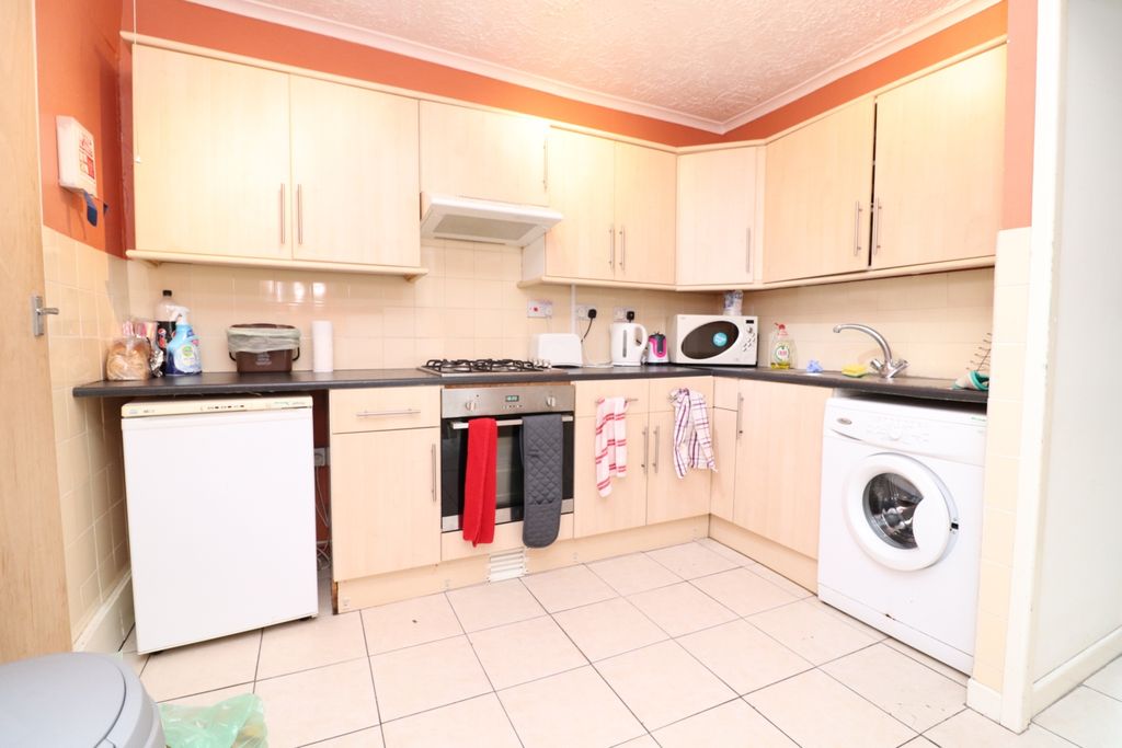 Property photo 2 of 8