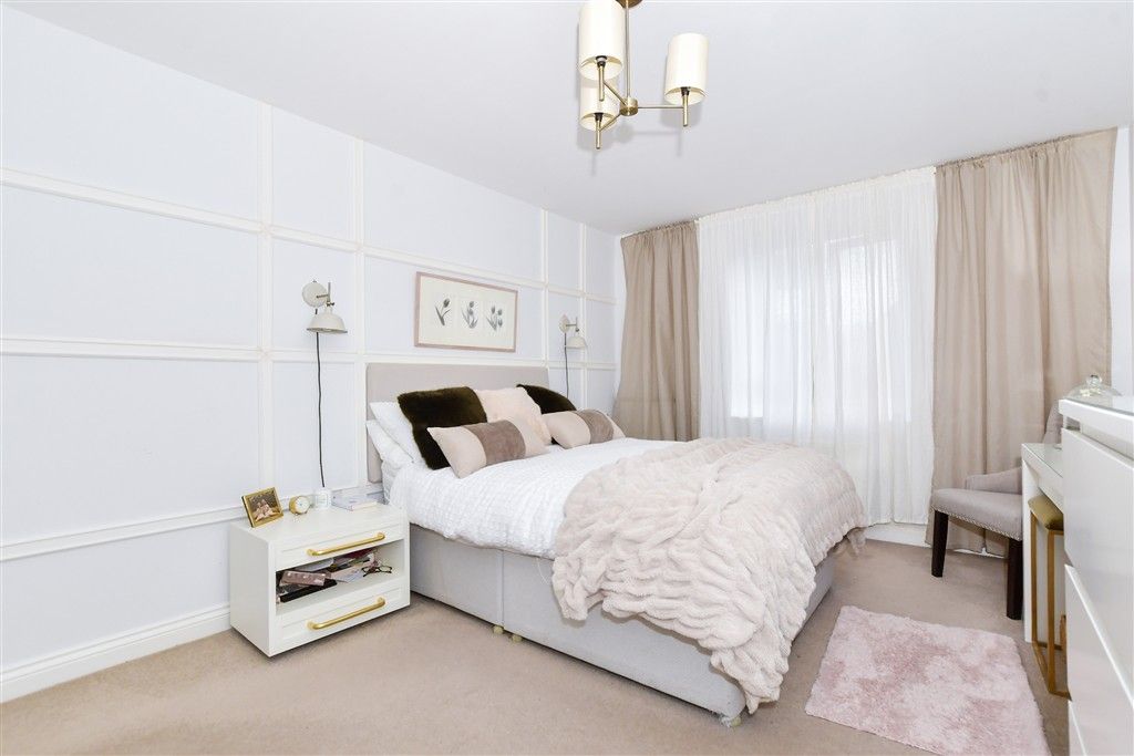 Property photo 1 of 9 Bedroom 1