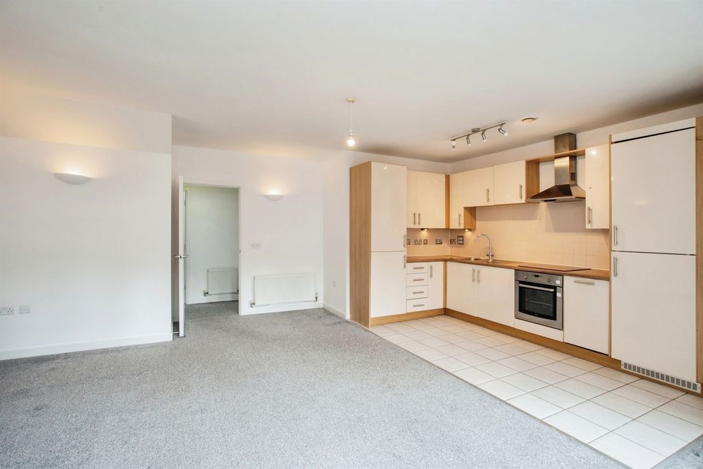 Property photo 3 of 18 Image