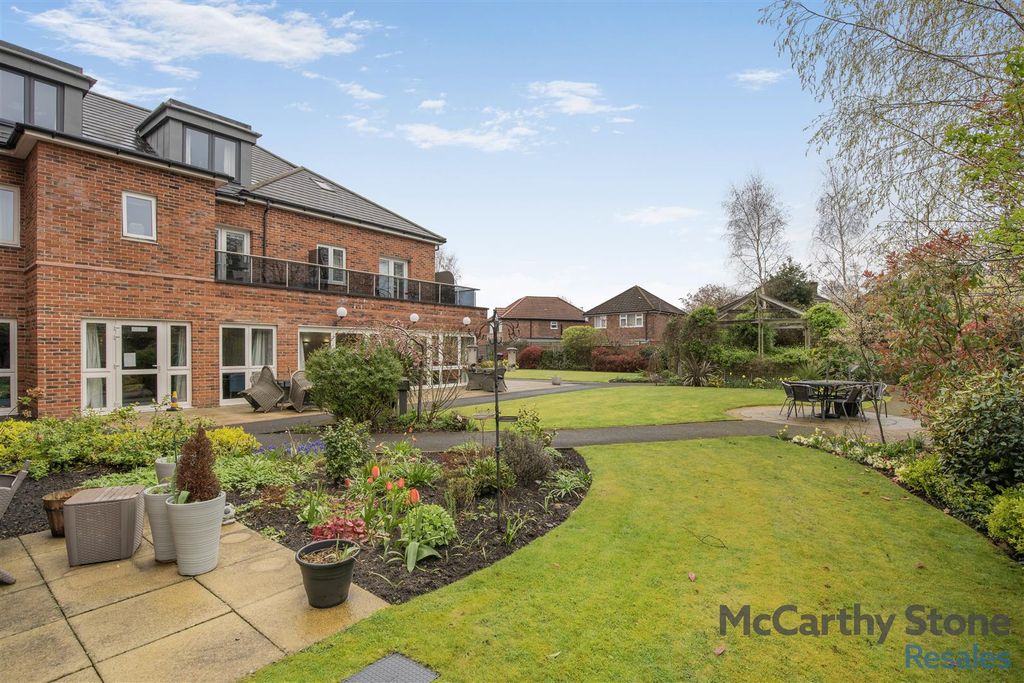 Property photo 1 of 22 8684265-Exterior05.Jpg