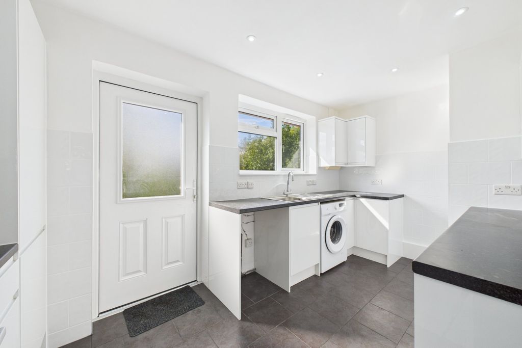 Property photo 3 of 12 Picture No. 19