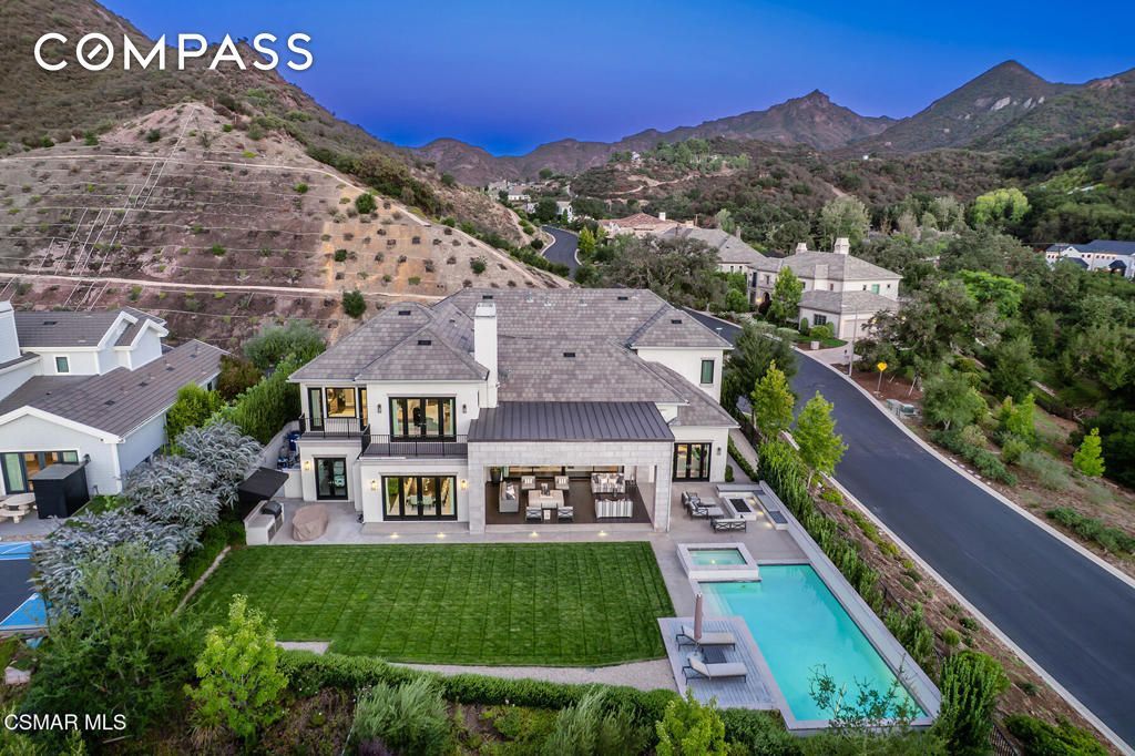 Property photo 3 of 53