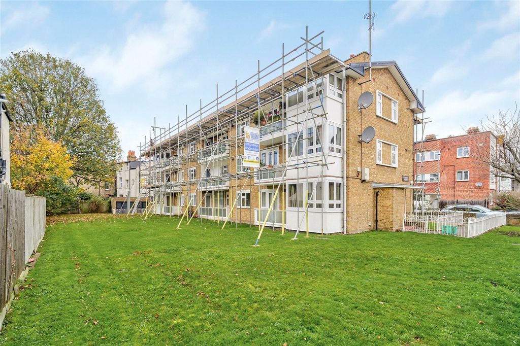 Property photo 2 of 9 Picture No. 10