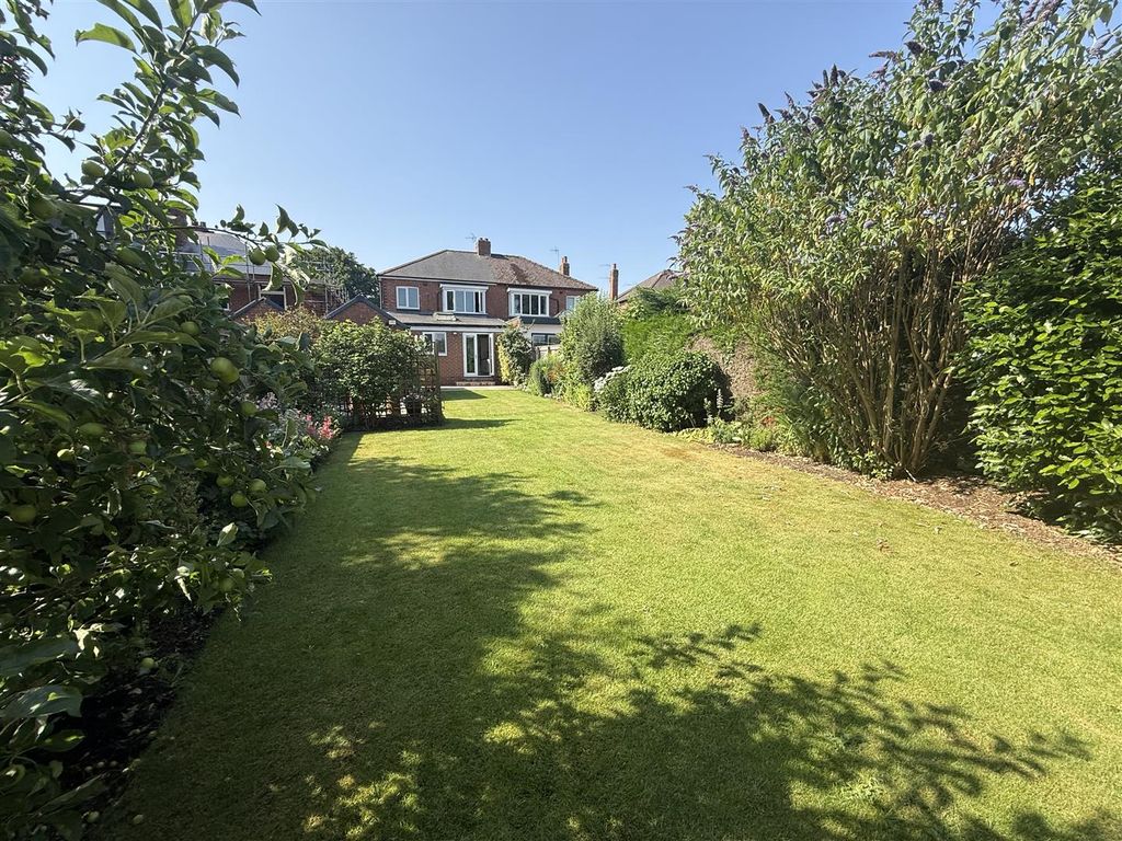 Property photo 2 of 15 Externally