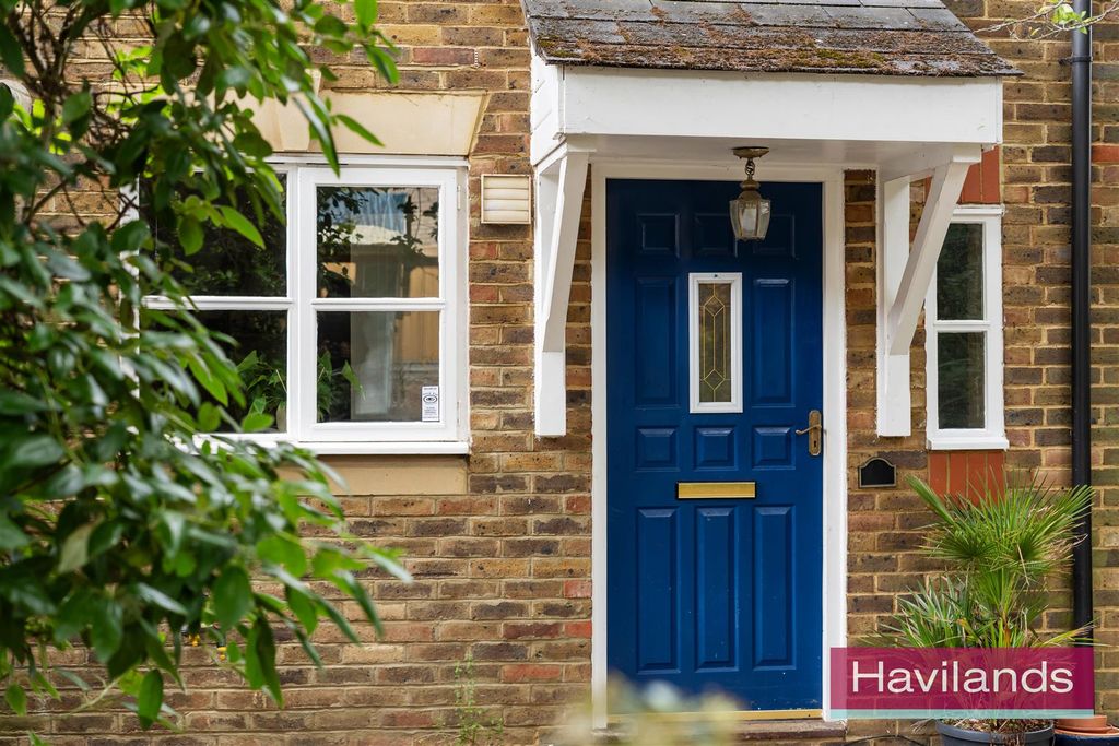 Property photo 2 of 22 Macleod Road-22.Jpg