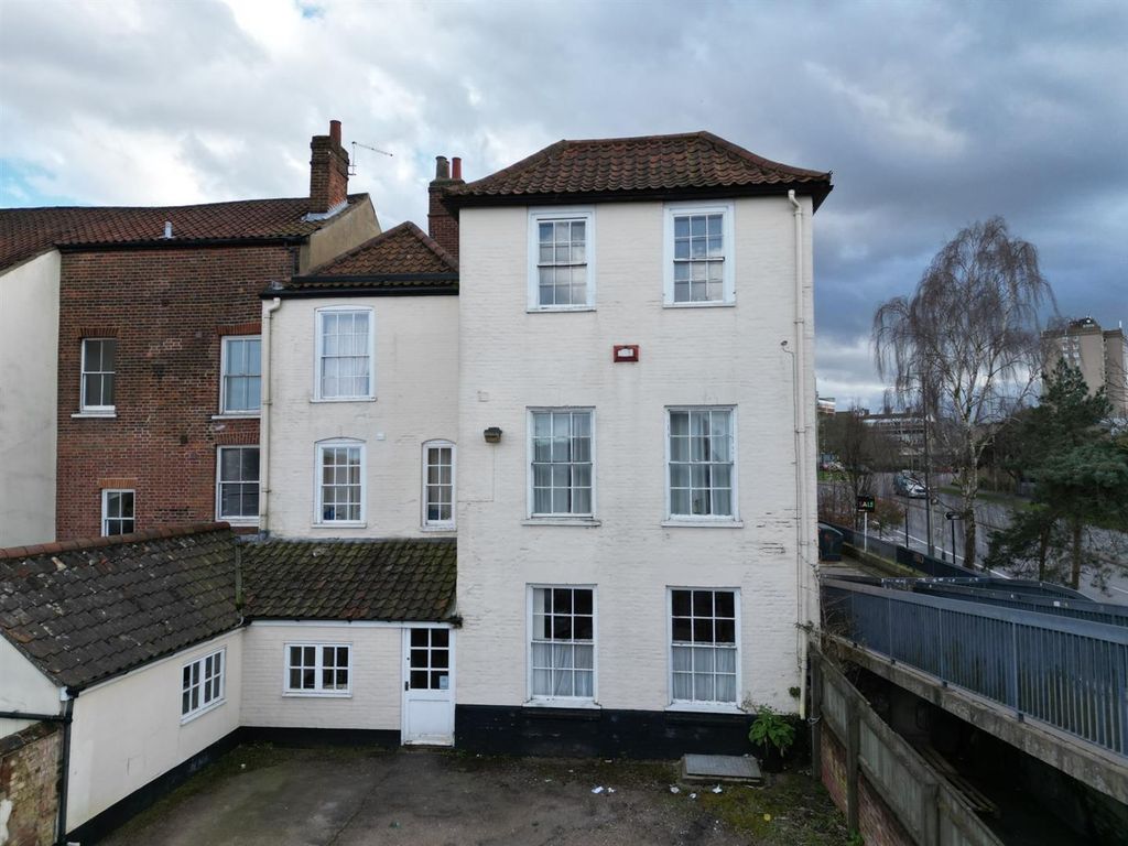 Property photo 2 of 2