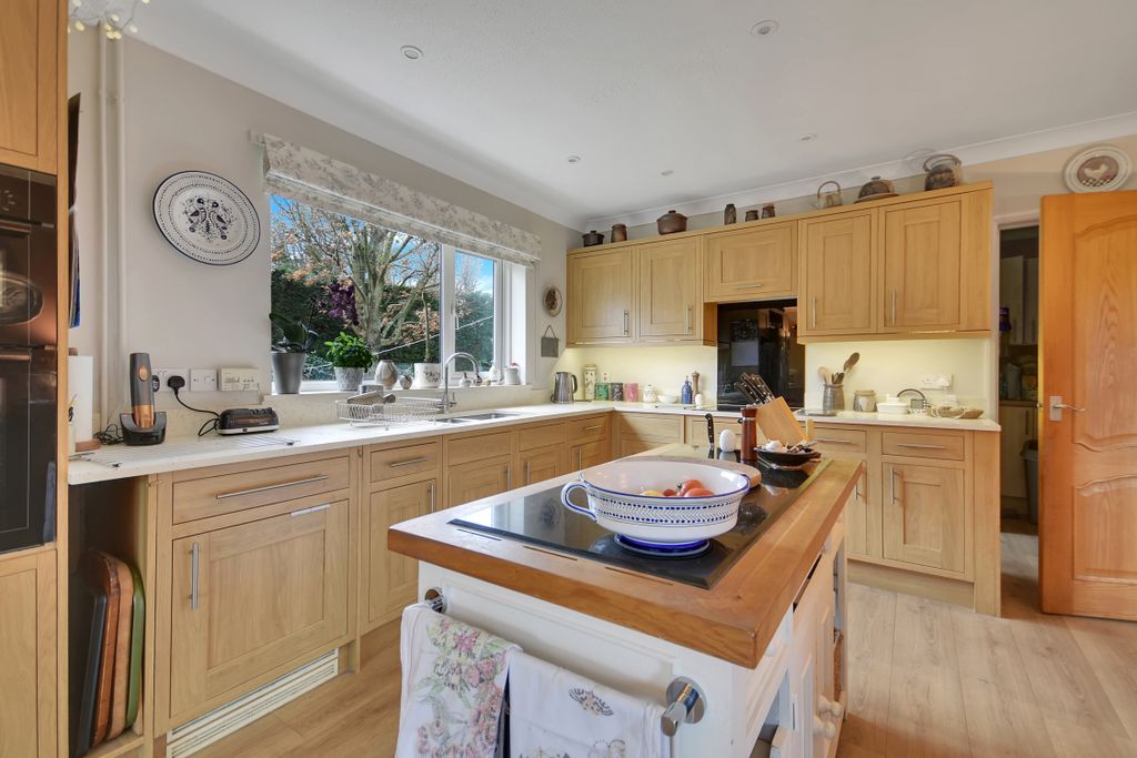 Property photo 2 of 23 Dsc_4311