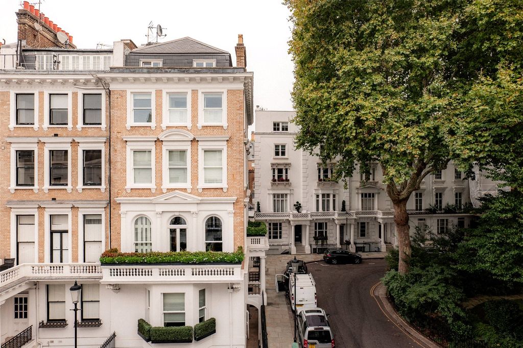 Property photo 1 of 9 Ovington Square