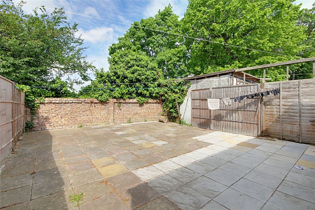 Property photo 2 of 16 Picture No. 13
