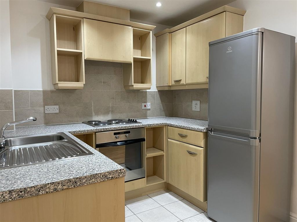 Property photo 2 of 12 Kitchen 02.Jpg