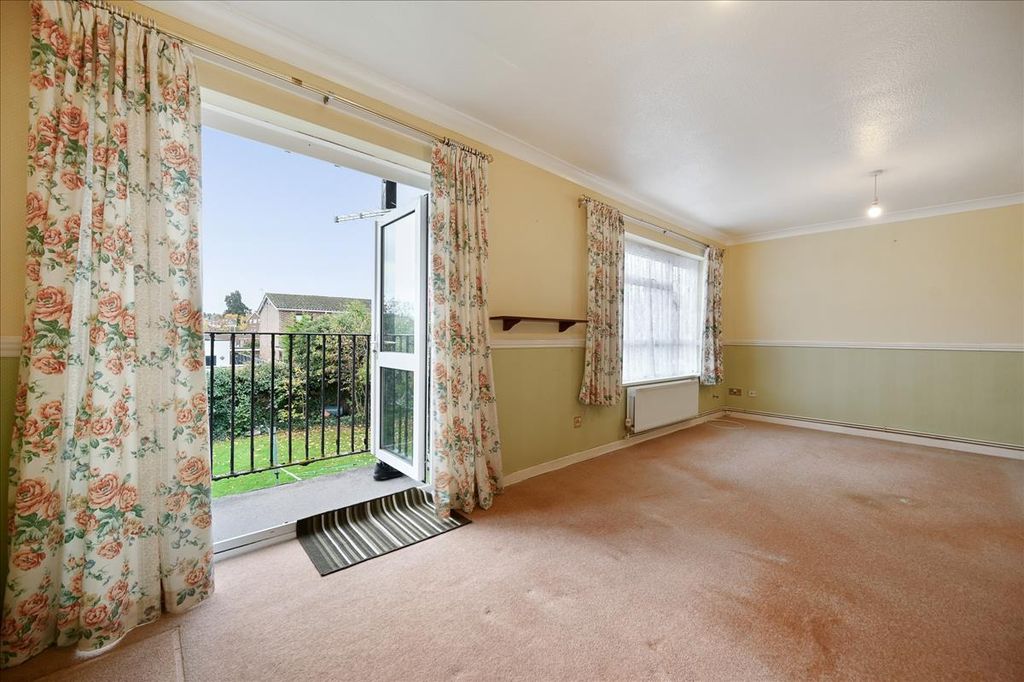 Property photo 3 of 12