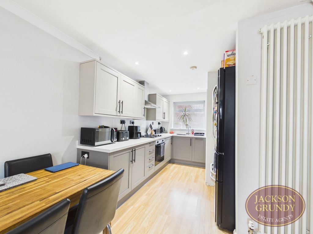 Property photo 2 of 13 Keyham Court