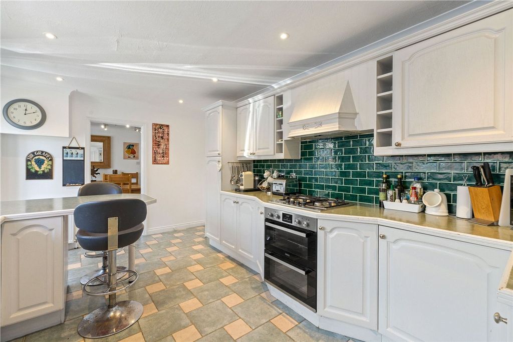 Property photo 3 of 25 Kitchen