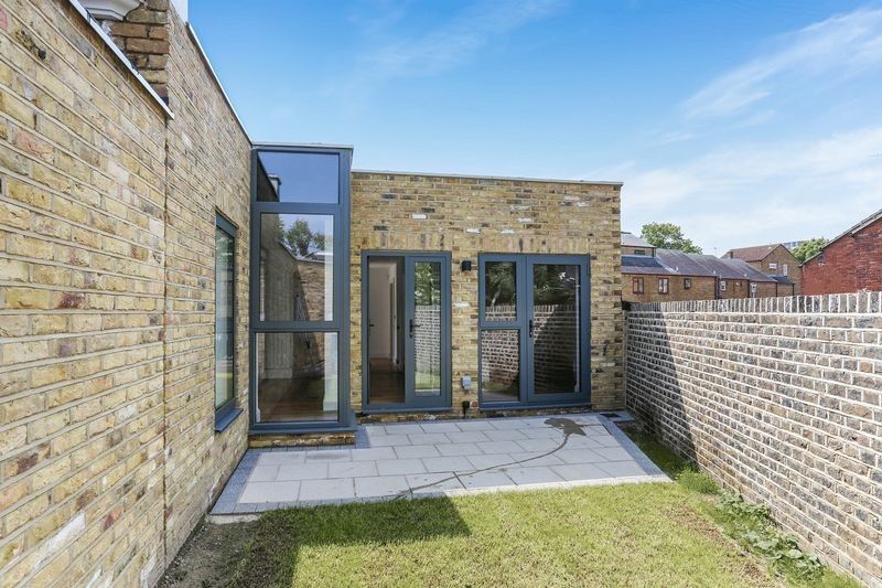 Property photo 3 of 17