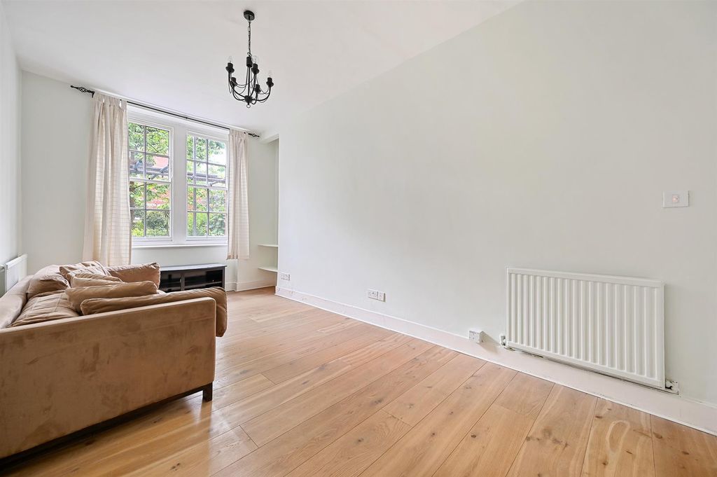 Property photo 2 of 8