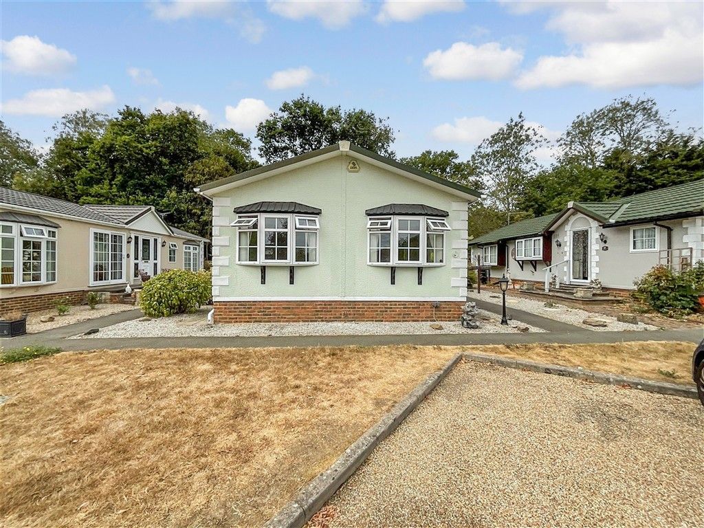 Property photo 1 of 10 Front