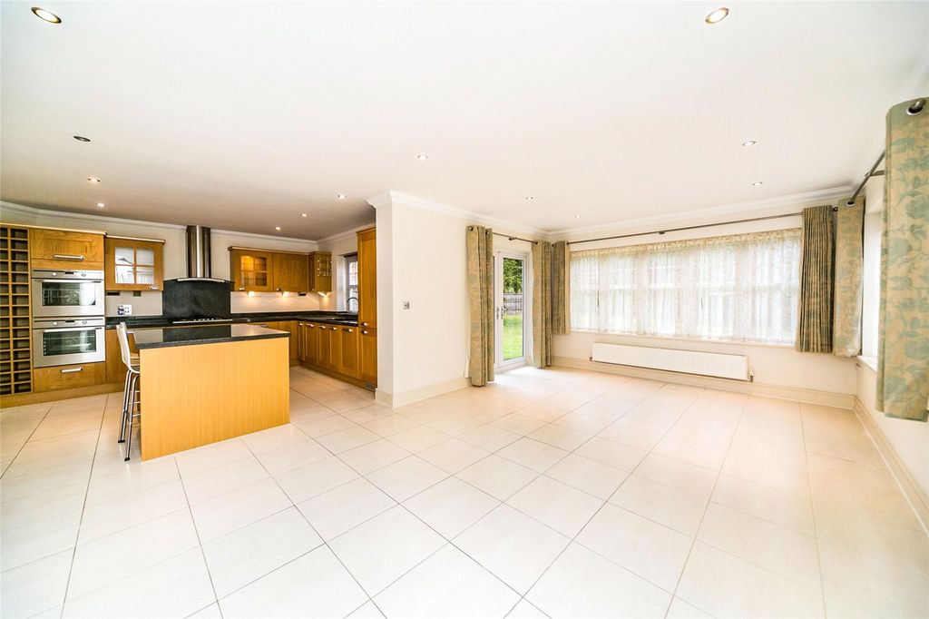 Property photo 3 of 8 Picture No. 02