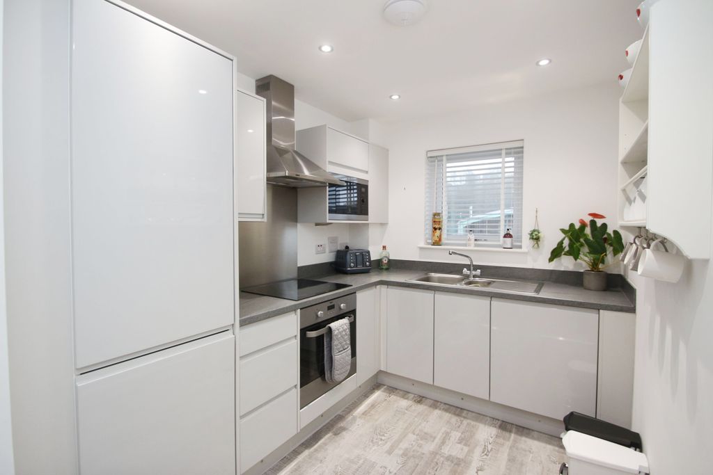 Property photo 3 of 15