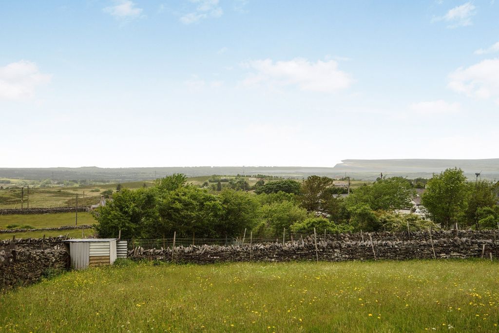 Property photo 3 of 16 Pbox-Img.Jpg