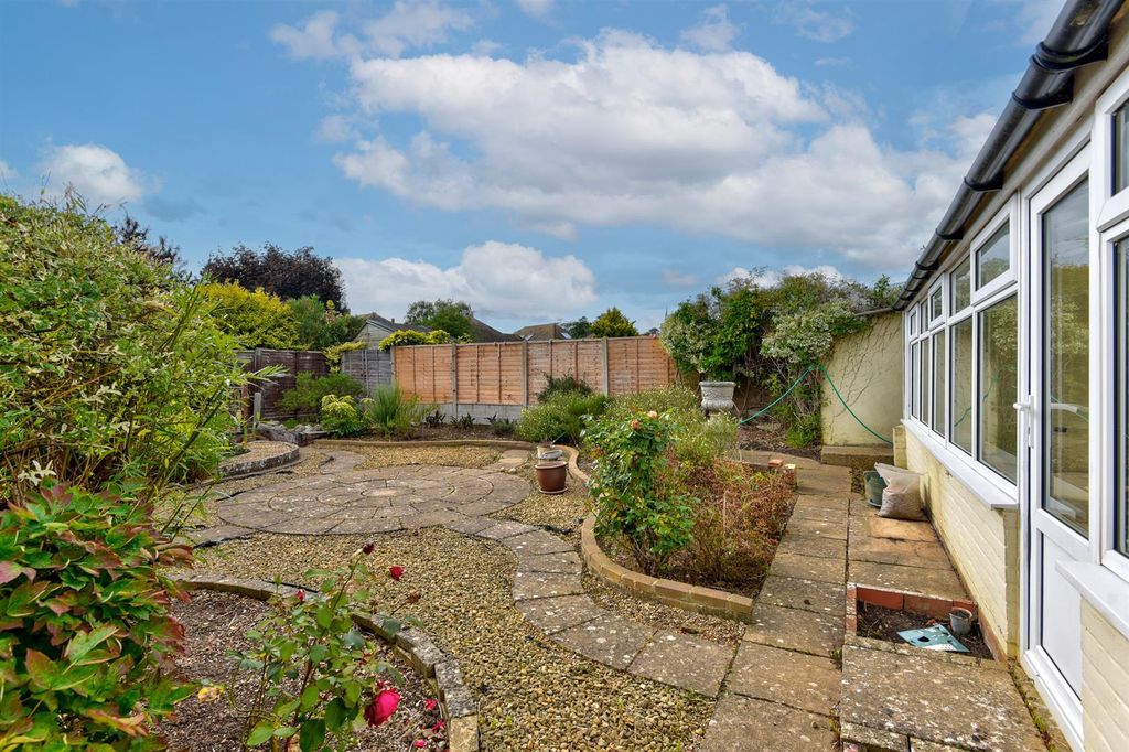 Property photo 2 of 28 For Sale By Aspire Residential | Exmoor Drive