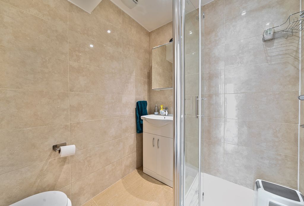 Property photo 3 of 15 1289826-16-682868...